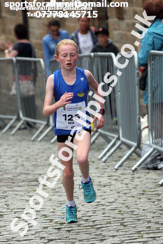 Durham City 5k, 2017 Durham City Run 5k and 10k Road Race. Photo: David T. Hewitson/Sports for All Pics